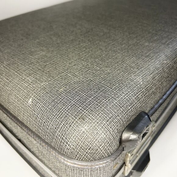 Vintage American Tourister Tri Taper Grey Suitcase Luggage Hard Shell Plaid 50s - Picture 16 of 16
